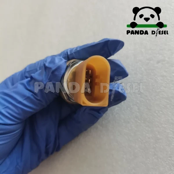 Датчик давления топливной рампы 03l906054